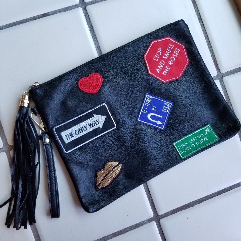 Coming in clutch!🙊👛